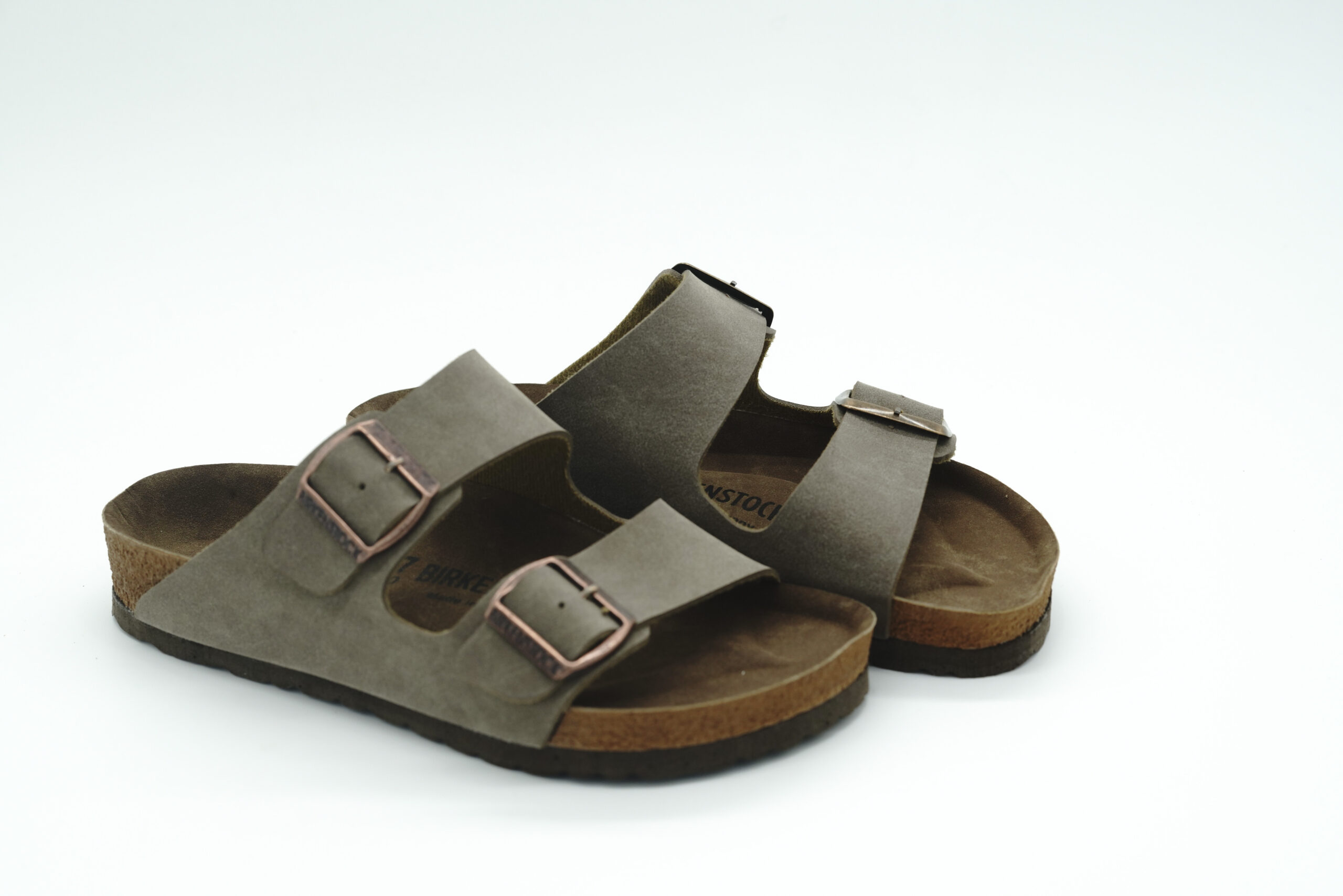 Çift Toka Detaylı Terlik Bej