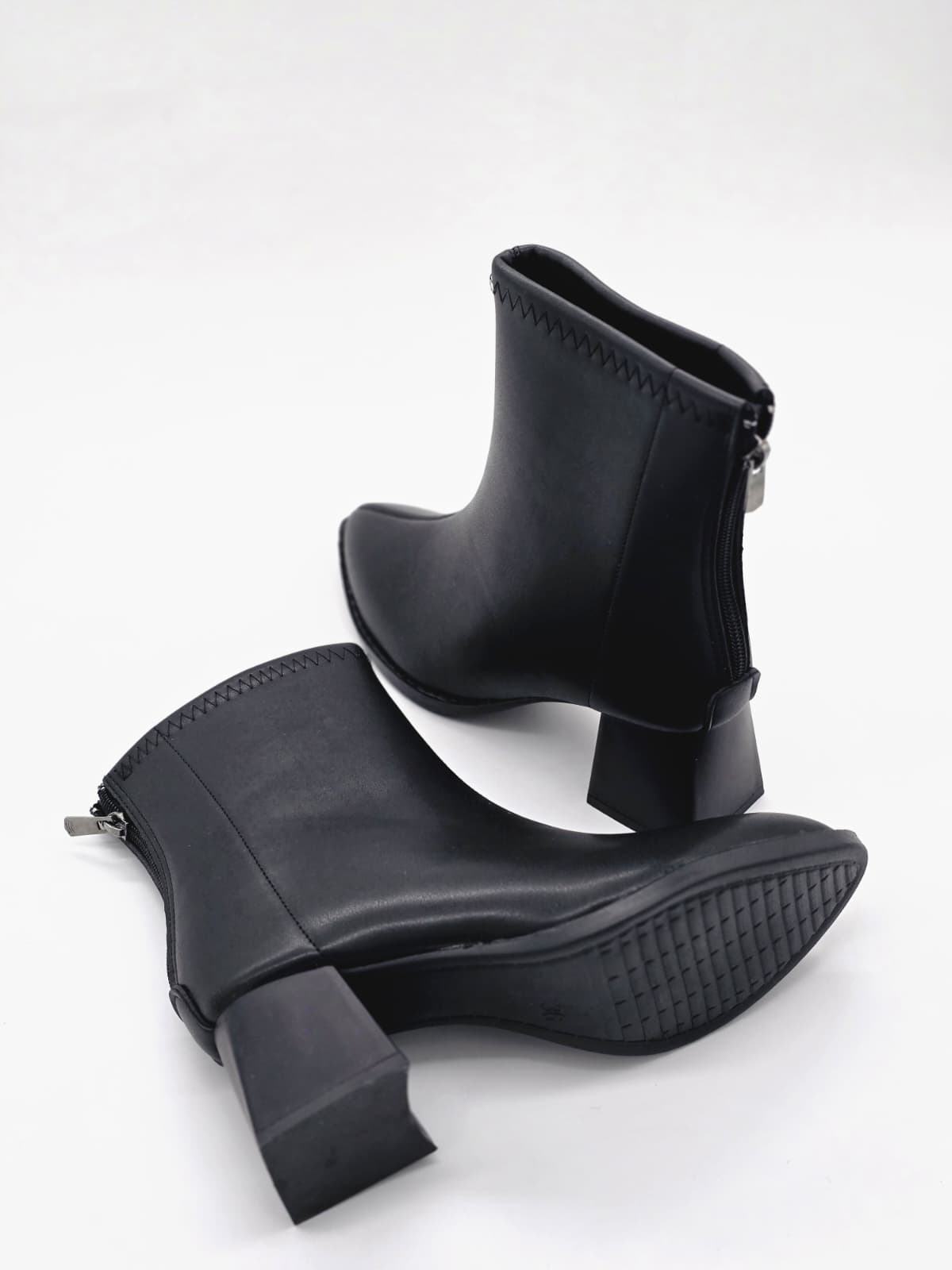 Sivri Burun Topuklu Bot Siyah - Görsel 3