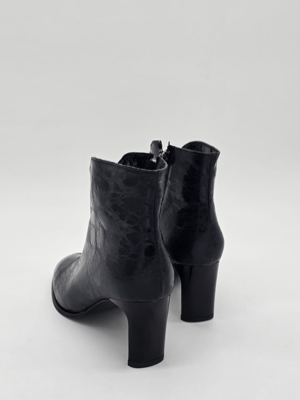 İnce Topuklu Bot Siyah - Görsel 2