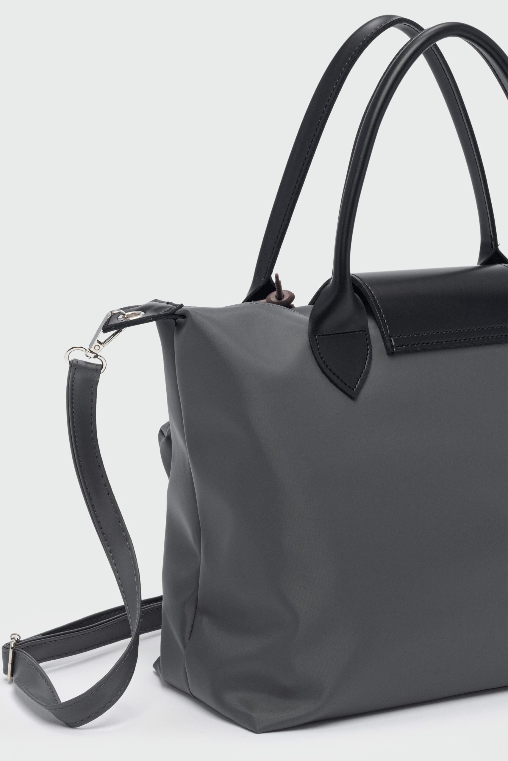 Charmlı Omuz Çantası Antrasit Siyah - Görsel 4