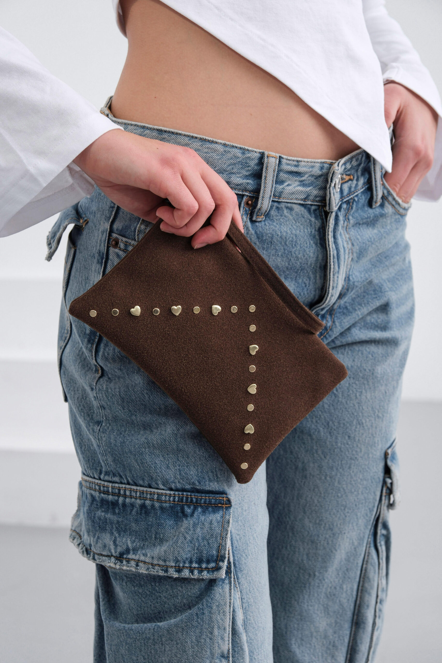 Kalp Detaylı Süet El Çantası – Kahve - Görsel 4