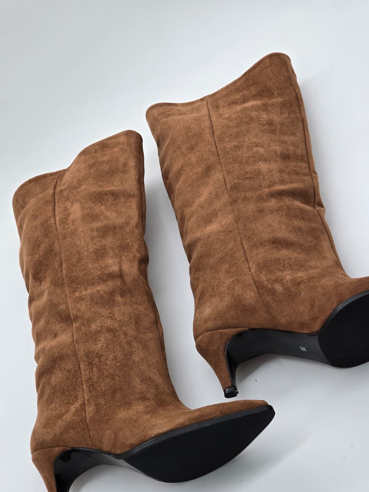 Süet İnce Topuk Diz Altı Çizme Taba - Görsel 4